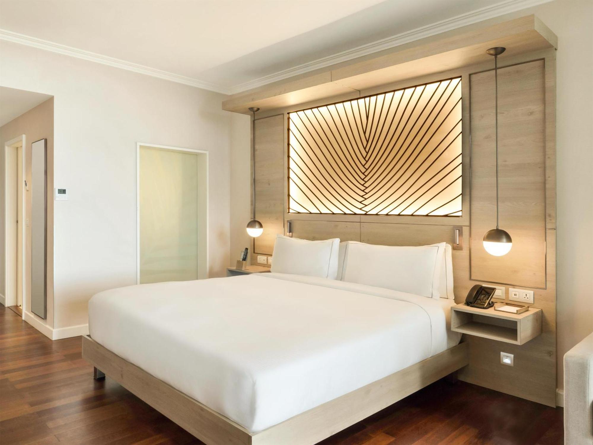 King Room Garden View